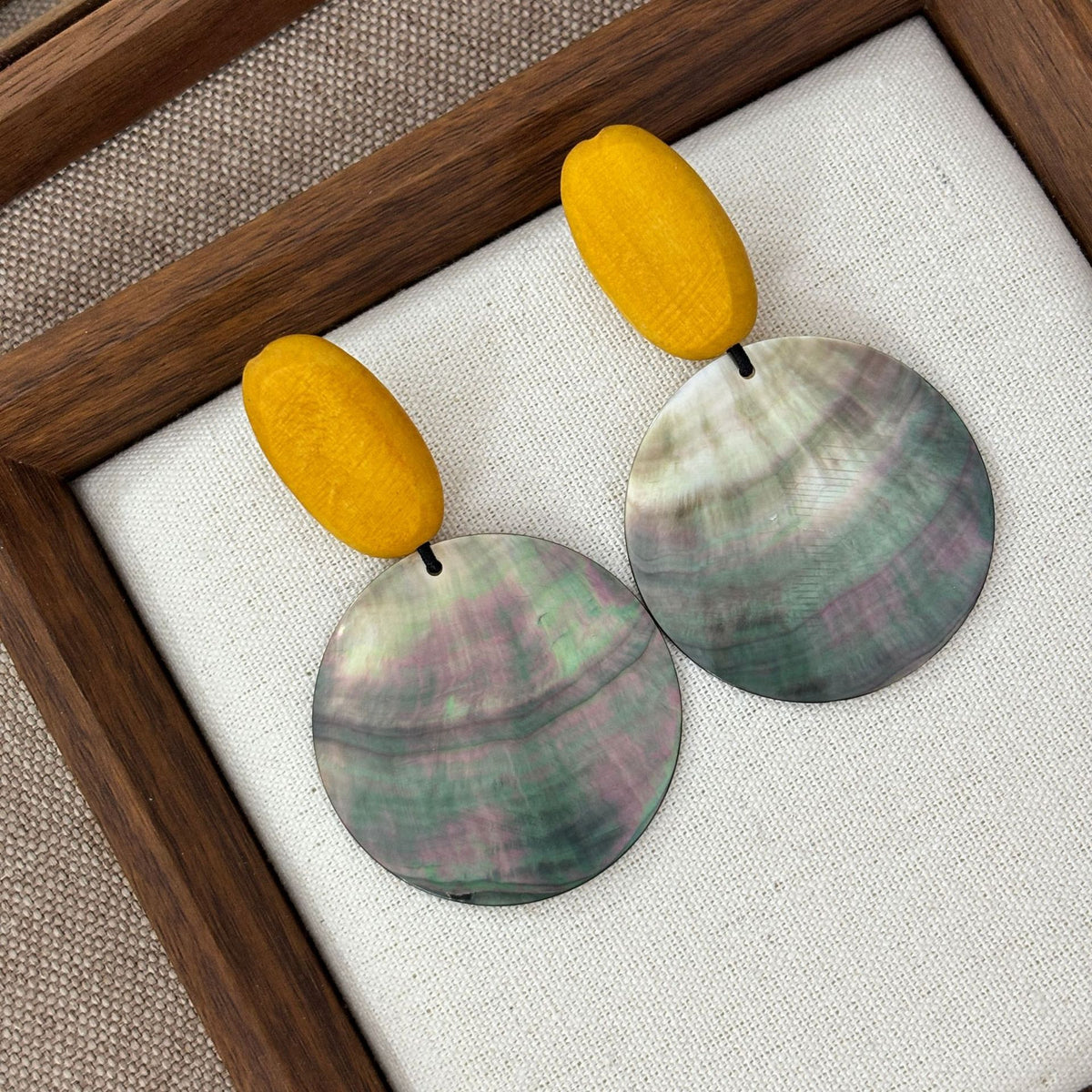 Noir Shell Drop Earrings