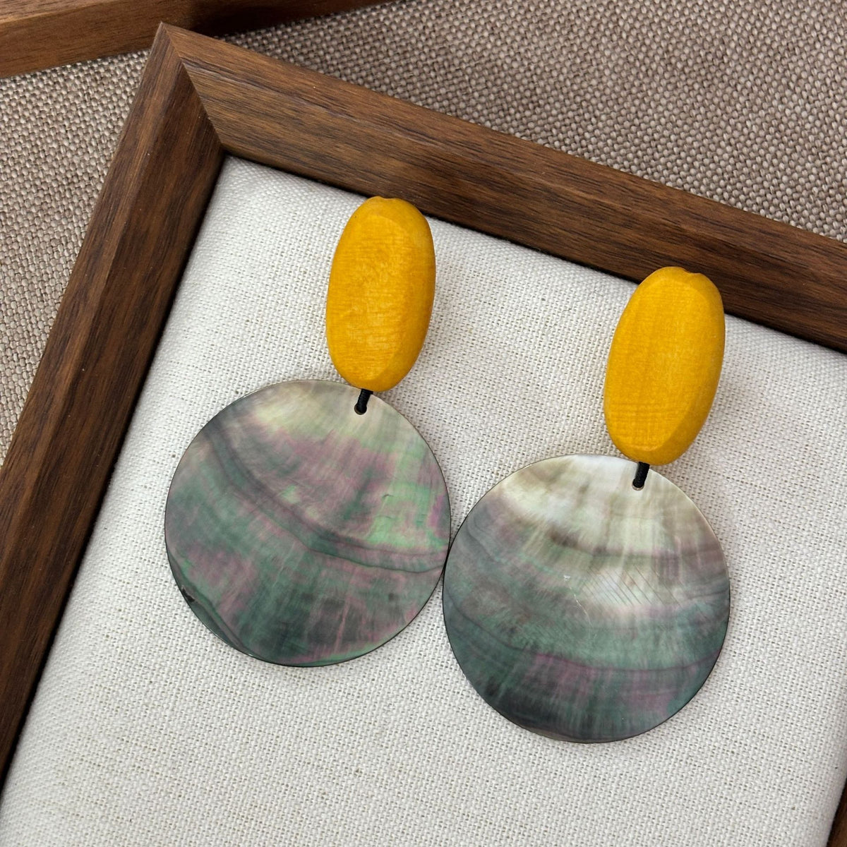 Noir Shell Drop Earrings